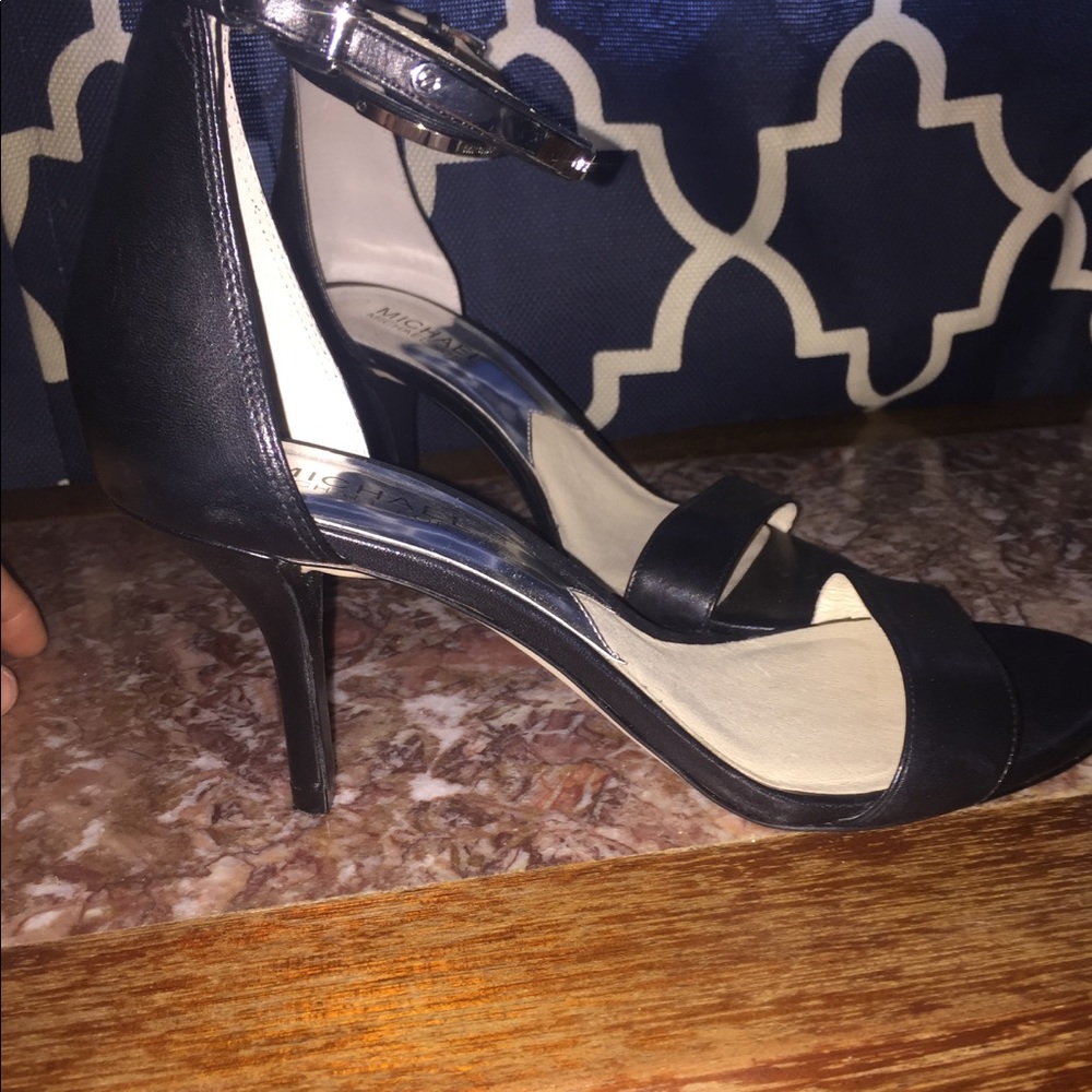 MK black shoes